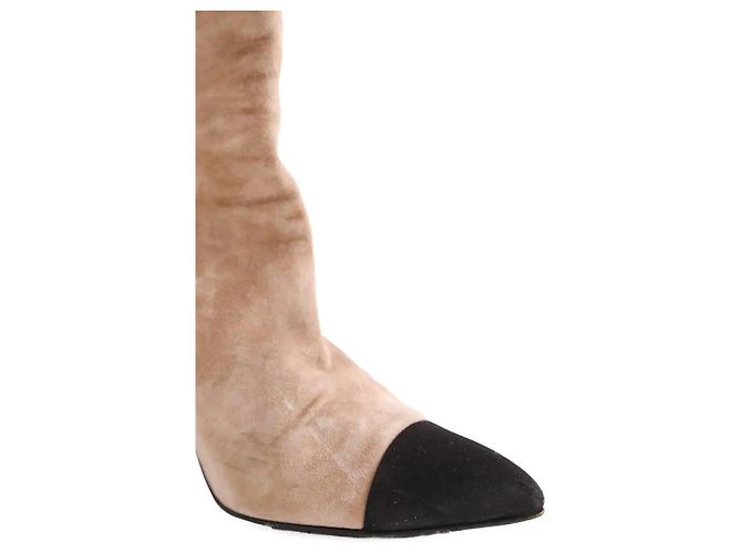 Botas Chanel em camurça camel Camelo - vista 4