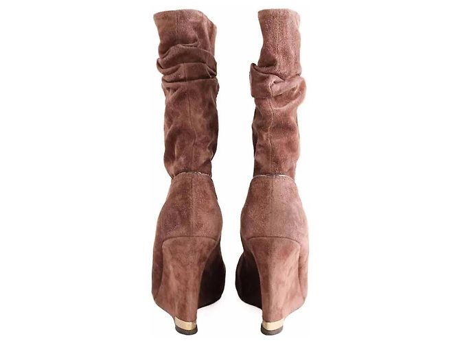 Botas Louis Vuitton de ante marrón talla 38 Castaño - vista 2