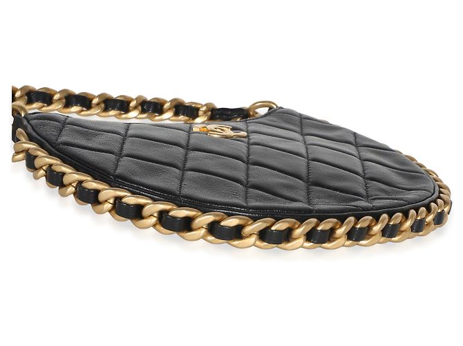 Gabrielle Chanel Mini Hobo in pelle d'agnello matelassé lucida nera con catena CC Nero - vista 7