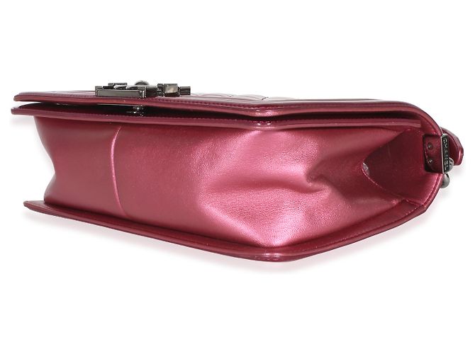 Chanel Boy Bag Old Medium aus metallischem Lackleder, gesteppt, rosa Pink - Ansicht 6
