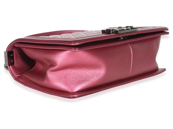 Chanel Boy Bag Old Medium aus metallischem Lackleder, gesteppt, rosa Pink - Ansicht 7
