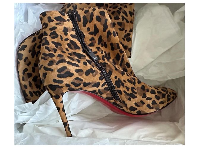 Christian Louboutin Eloise Booty 85 Stivaletti Camoscio Leopardato Marrone Stampa leopardo - vista 3