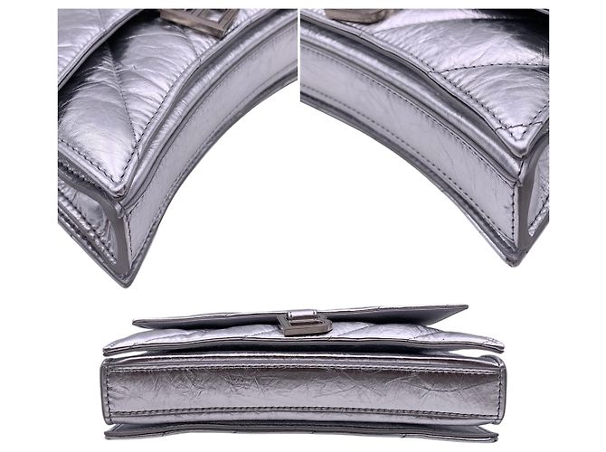 Hourglass Balenciaga Borsa a tracolla Crush XS in pelle metallizzata matelassé argento - vista 4