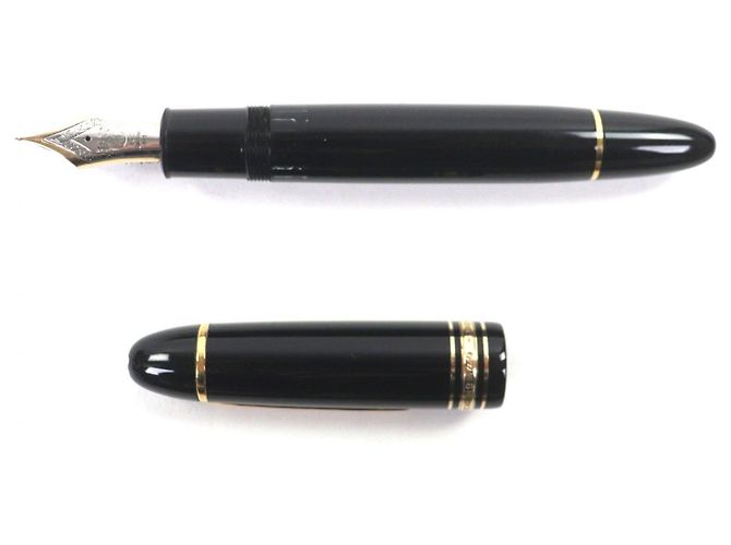 Montblanc Meisterstück 149 14K Fountain Pen Black - view 3