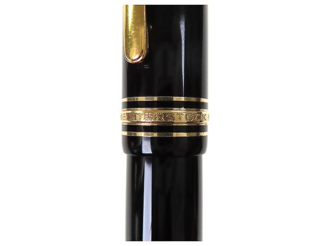 Montblanc Meisterstück 149 14K Fountain Pen Black - view 9