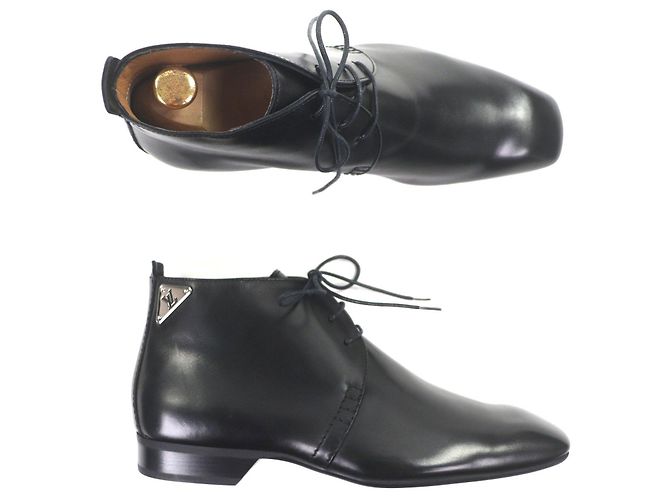 Stivaletti stringati in pelle e metallo con logo LV Louis Vuitton Nero - vista 6