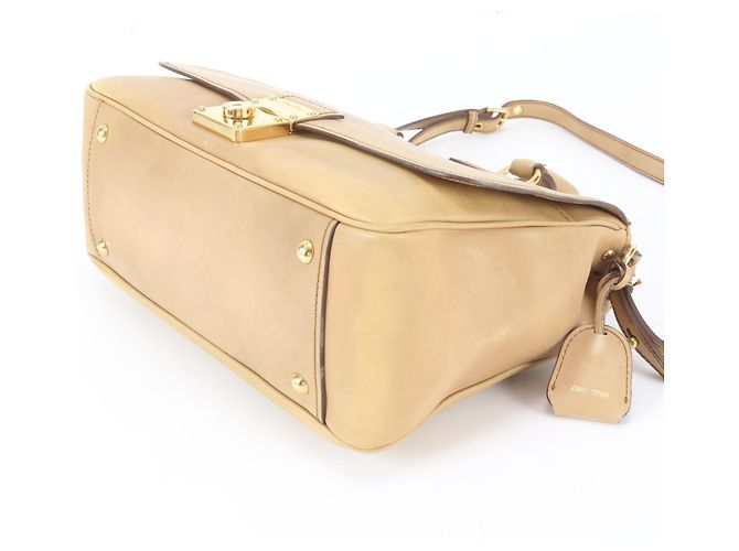 Bolsa de Ombro 2-Way em Couro Vitello Miu Miu Marrom - vista 5