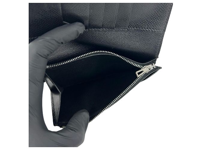 Hermès Hermes Jura Bi-fold Geldbörse aus schwarzem Epsom-Leder - Ansicht 10