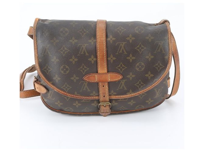Bolsa de Ombro Louis Vuitton Monogram Saumur 30 em Couro Marrom - vista 3
