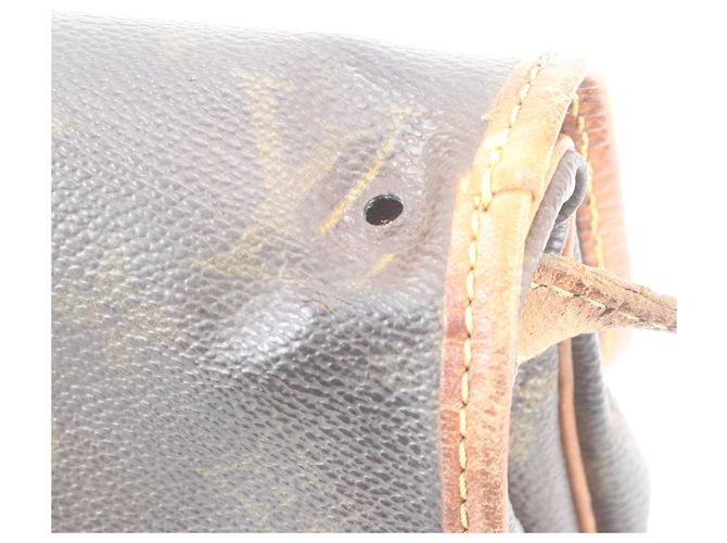 Bolsa de Ombro Louis Vuitton Monogram Saumur 30 em Couro Marrom - vista 9