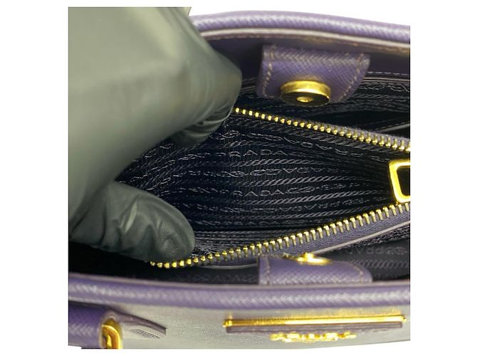 Bolsa Prada em couro Saffiano com logo triângulo Roxo - vista 10