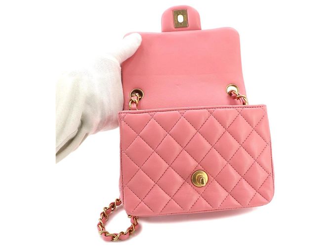 Borsa a tracolla Chanel Mini Matelasse con catena in Rosa - vista 7