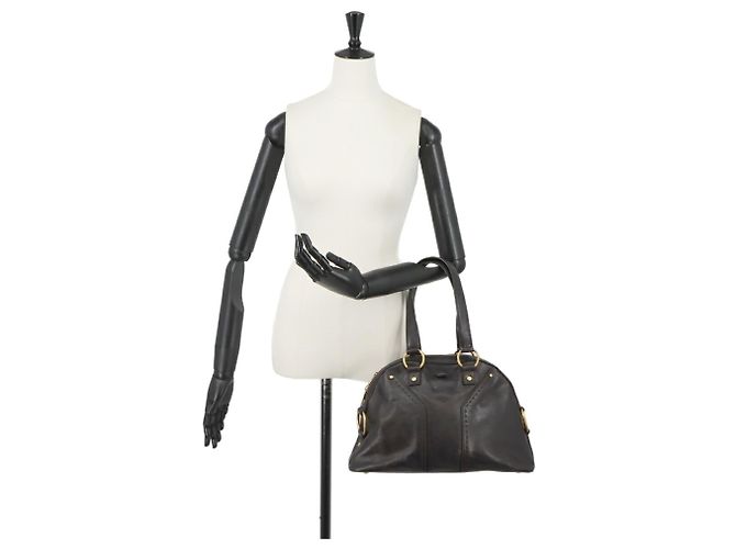 Bolso Yves Saint Laurent Muse Medium en cuero marrón oscuro - vista 10
