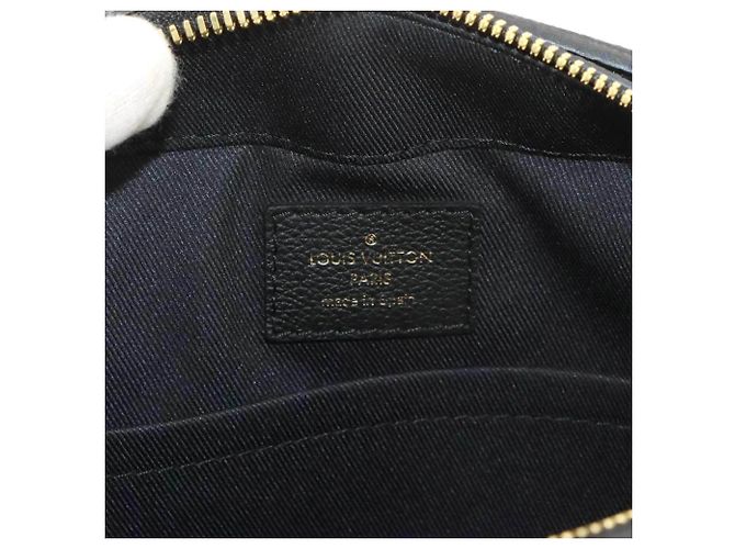 Sac à main épaule Louis Vuitton Monogram Empreinte Saintonge Noir - vue 8