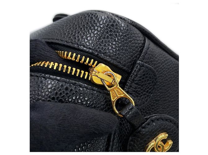 Borsa Vanity Chanel in vitello granulato nero - vista 10