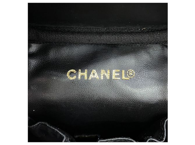 Borsa Vanity Chanel in vitello granulato nero - vista 12