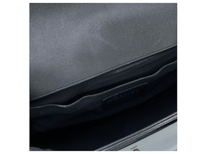 Boy Borsa a tracolla Chanel Matelassé in pelle verniciata nera Nero - vista 12
