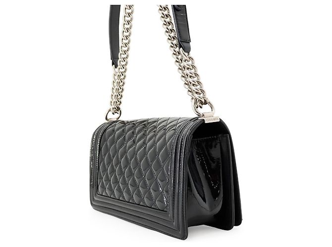 Boy Borsa a tracolla Chanel Matelassé in pelle verniciata nera Nero - vista 2