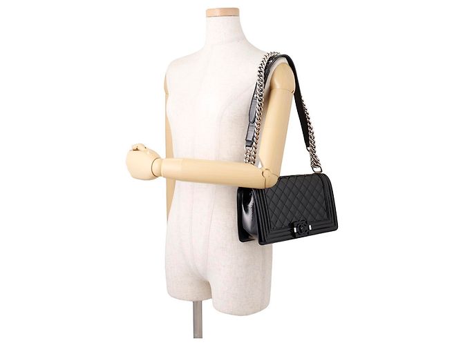 Boy Borsa a tracolla Chanel Matelassé in pelle verniciata nera Nero - vista 4
