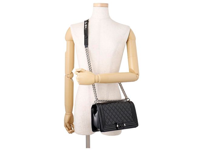 Boy Borsa a tracolla Chanel Matelassé in pelle verniciata nera Nero - vista 5