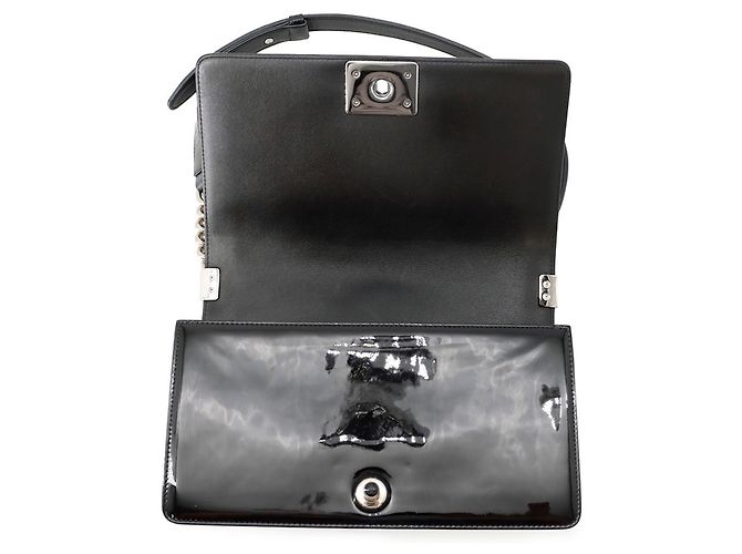 Boy Borsa a tracolla Chanel Matelassé in pelle verniciata nera Nero - vista 6