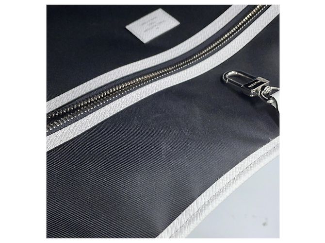 Louis Vuitton Monogram Taiga Weekend Tote NM Bianco - vista 11