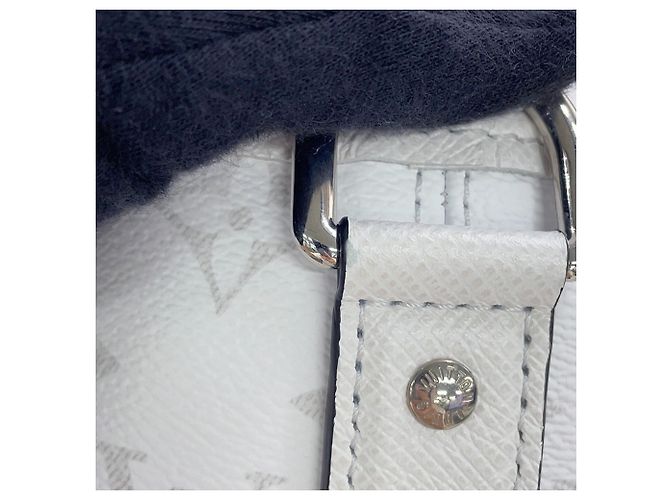 Louis Vuitton Monogram Taiga Weekend Tote NM Bianco - vista 8