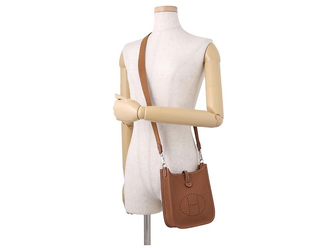 Hermès Bolsa de Ombro Hermes Evelyne TPM Dourado - vista 4
