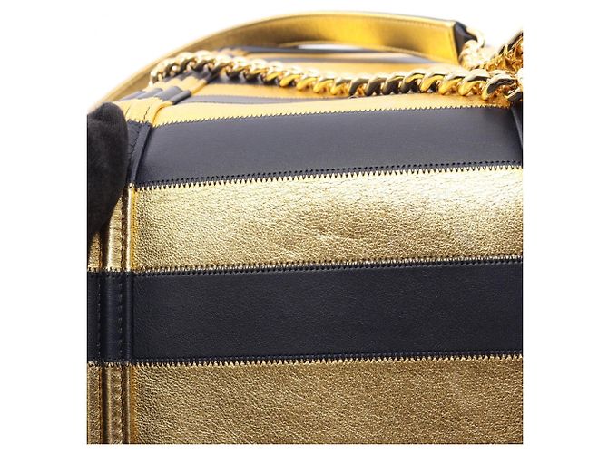 Borsa a tracolla Chanel Boy North-South Border D'oro Blu navy - vista 7