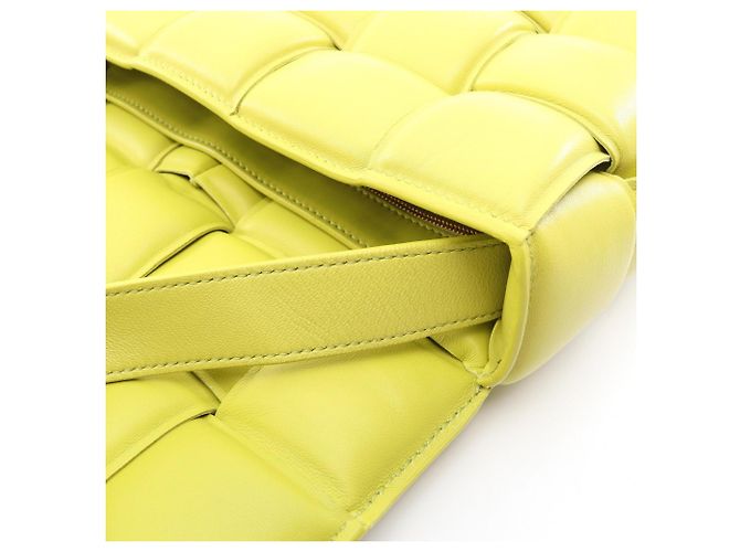Borsa a tracolla Bottega Veneta Padded Cassette Intrecciato Giallo - vista 10