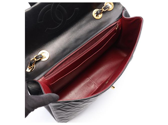 Timeless Borsa a spalla Chanel Large Matelassé 34 Nero - vista 3