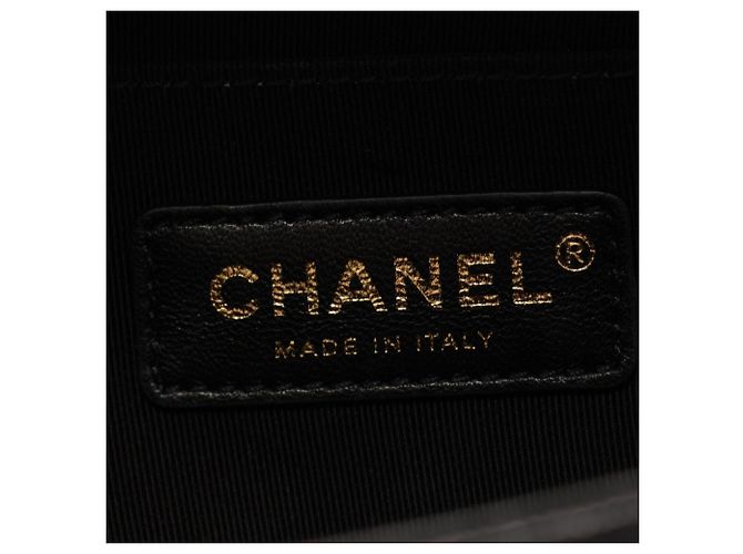Borsa a tracolla Chanel Boy Small in nero - vista 4