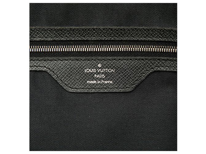 Louis Vuitton Black Taiga Igor Briefcase Negro - vista 5