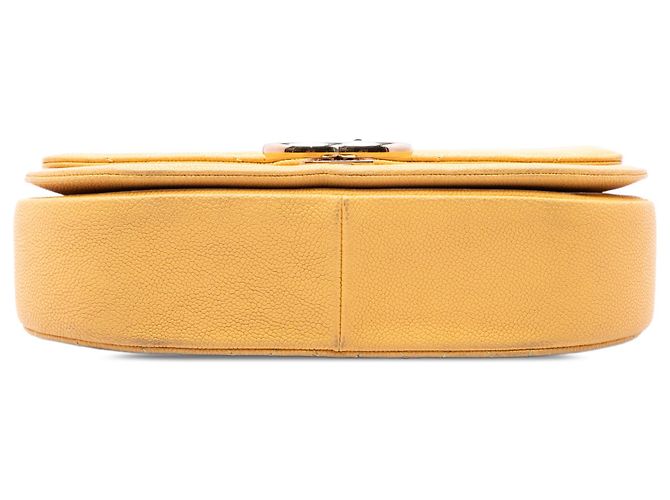 Chanel Yellow Paris Cuba Medium Quilted Caviar Thread Around Flap Amarelo Mostarda - vista 3