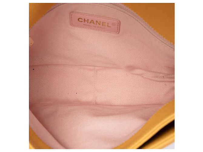 Chanel Yellow Paris Cuba Medium Quilted Caviar Thread Around Flap Amarelo Mostarda - vista 4