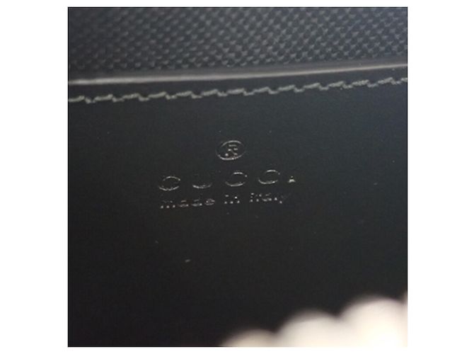 Gucci Mini Borsa a Tracolla Monocromatica in Pelle Matelassé GG Marmont Nera Nero - vista 8