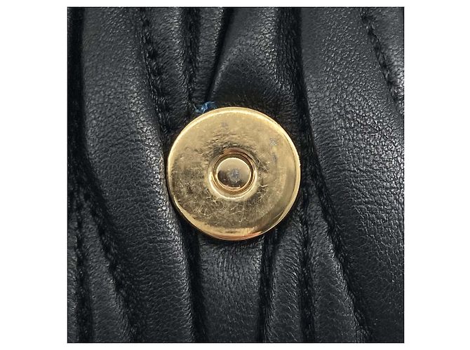 Borsa a tracolla con patta Miu Miu in nappa matelassé nera Nero - vista 15