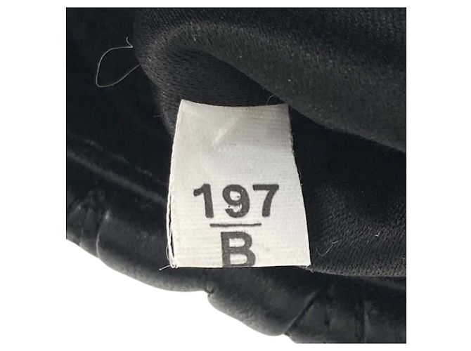 Borsa a tracolla con patta Miu Miu in nappa matelassé nera Nero - vista 6