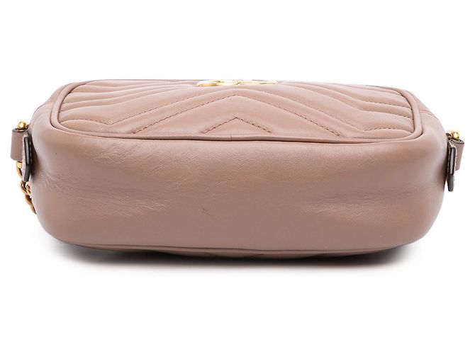 Borsa a tracolla Gucci Mini GG Marmont Matelassé in pelle di vitello marrone Carne - vista 3
