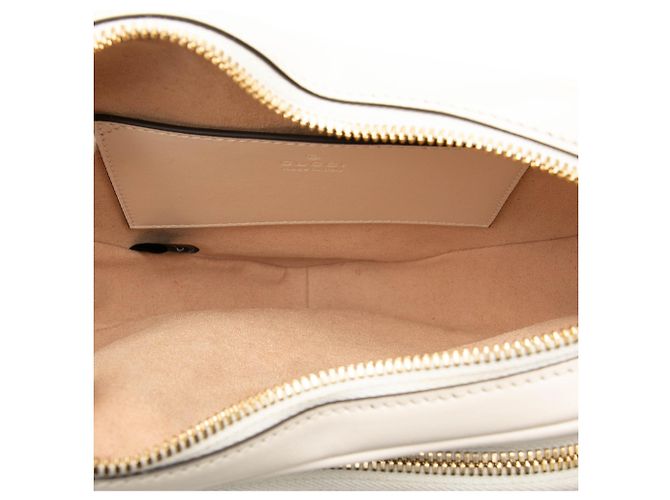 Gucci Borsa a tracolla Mini Matelassé in pelle di vitello diagonale bianca con G intrecciate e cuore Bianco Crudo - vista 4
