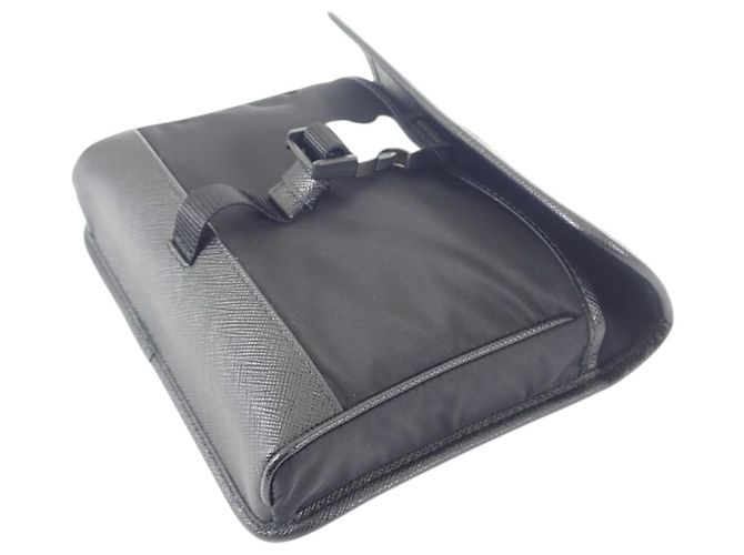 Bolsa Messenger Prada em Tessuto com acabamento em Saffiano preto e fivela - vista 3