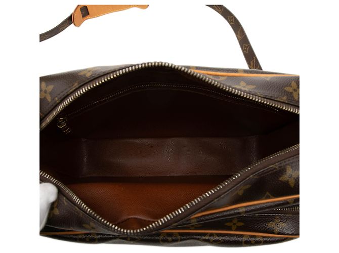 Louis Vuitton Brown Monogram Nil Crossbody Castaño - vista 4