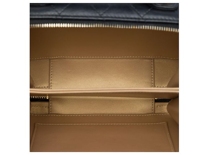 Chanel Gold Medium Lambskin Golden Plate Vanity Case - vista 4