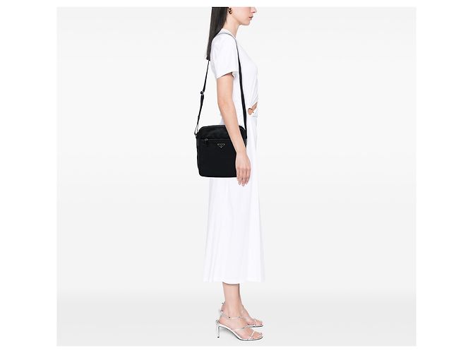 Prada Crossbody-Tasche aus schwarzem Tessuto mit Reißverschluss - Ansicht 6