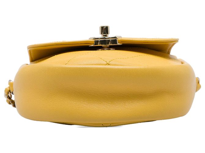 Chanel Yellow Stitched Goatskin Casual Trip Flap Giallo - vista 3
