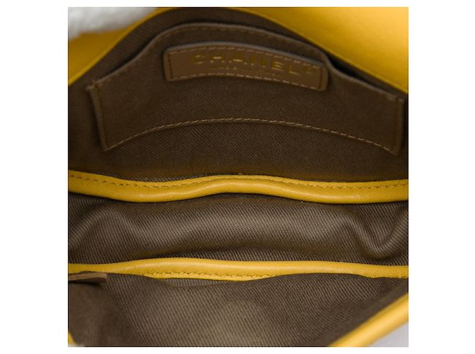 Chanel Yellow Stitched Goatskin Casual Trip Flap Giallo - vista 4