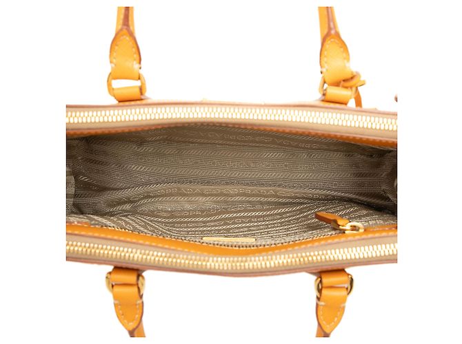 Prada Yellow Mini Saffiano Lux Galleria Double Zip Amarillo Mostaza - vista 4