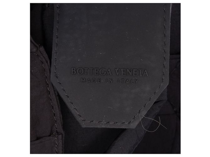 Bottega Veneta Sac bandoulière Tech Cassette rembourré en nylon Intrecciato Candy noir - vue 5