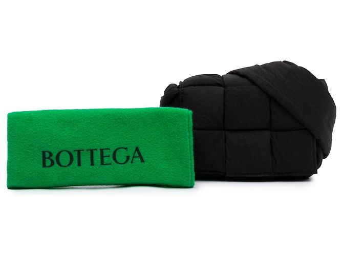 Bottega Veneta Sac bandoulière Tech Cassette rembourré en nylon Intrecciato Candy noir - vue 7