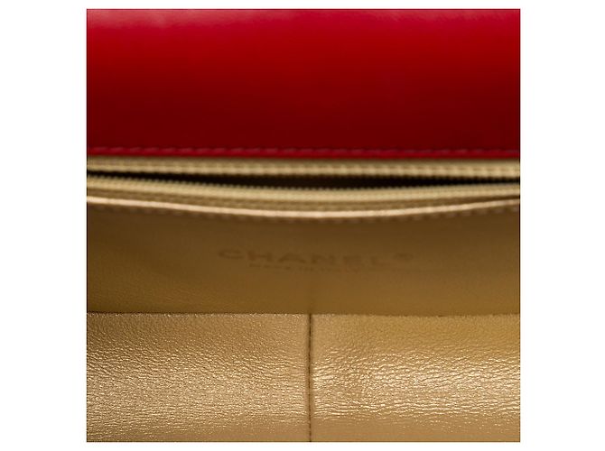 Chanel Red Small Quilted Calfskin Octagon CC Clasp Flap Rosso - vista 4